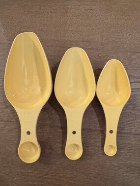 VTG EKCO Measuring Cups Scoops Spoons Combo Yellow Nesting - Set of 3